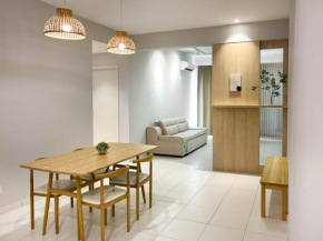 Modern Muji 3 Bedder Retreat with Netflix & Fast WiFi